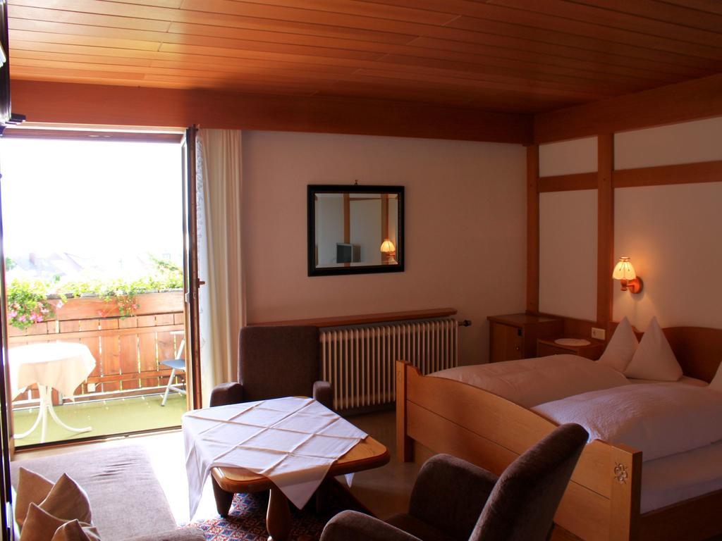Gaestehaus Mayer-Bartsch Меерсбург Номер фото